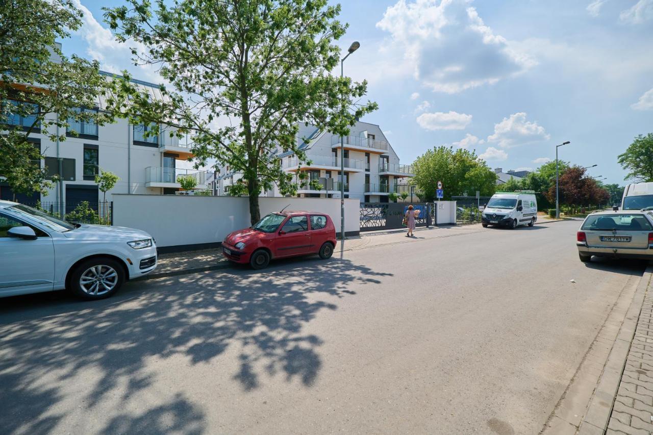 Villa Nova Lux Apartment Wroclaw Kowale By Noclegi Renters Bagian luar foto