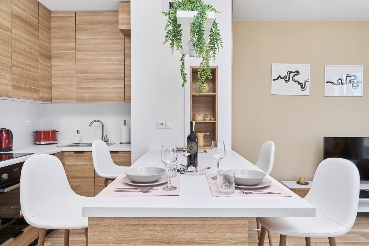 Villa Nova Lux Apartment Wroclaw Kowale By Noclegi Renters Bagian luar foto